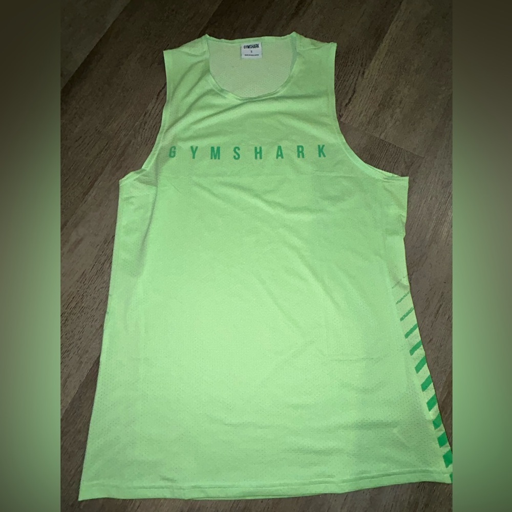 GYMSHARK Athletic tank top! Size Small